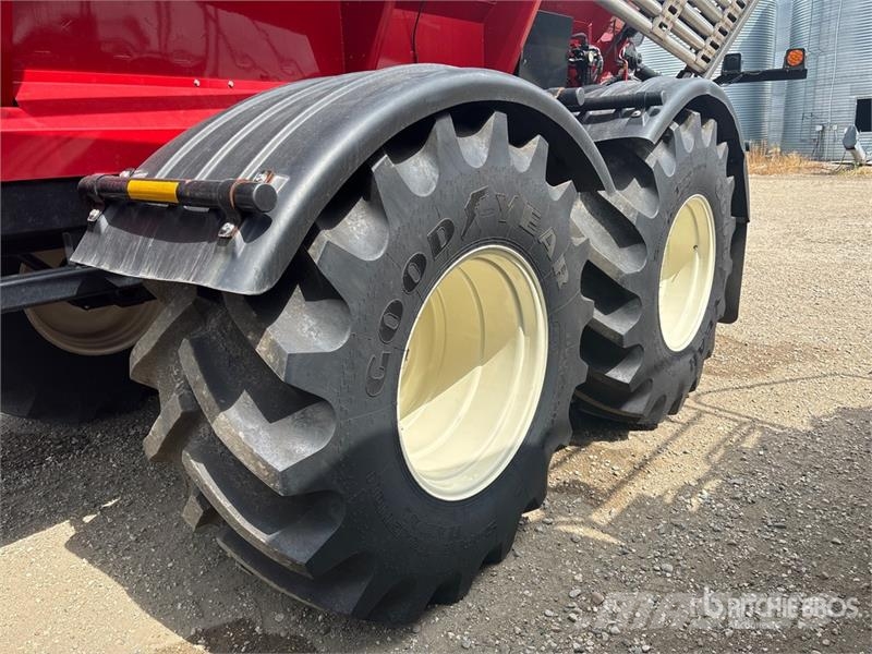 Salford Valmar 9620 72 ft T/A Fertilizer Spreader معدات رش أسمدة