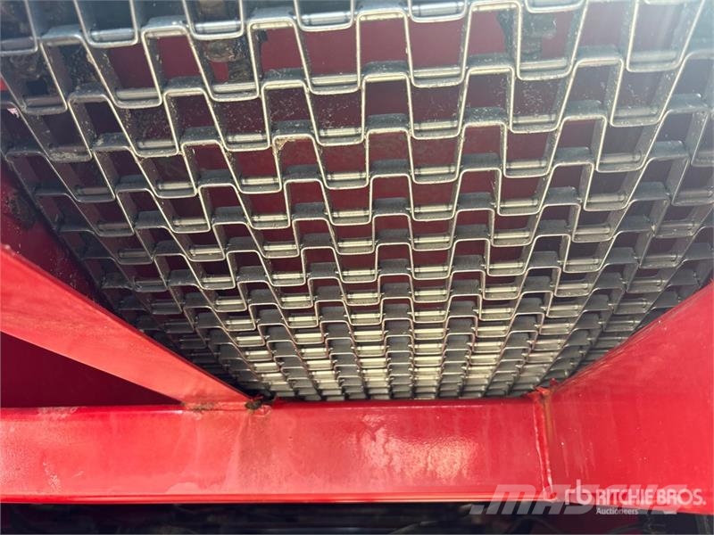 Salford Valmar 9620 72 ft T/A Fertilizer Spreader معدات رش أسمدة