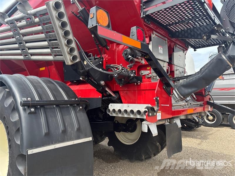 Salford Valmar 9620 72 ft T/A Fertilizer Spreader معدات رش أسمدة