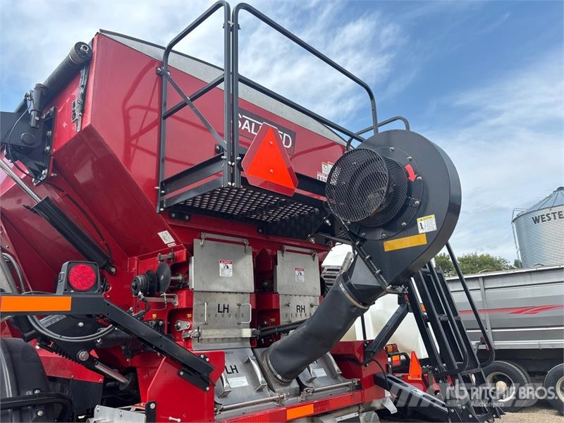 Salford Valmar 9620 72 ft T/A Fertilizer Spreader معدات رش أسمدة