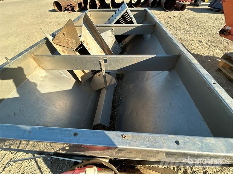 SaltDogg Salt Spreader - Fits Truck Homok és Sószórók