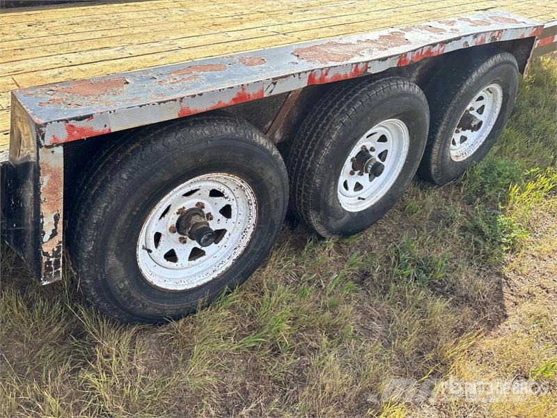 Saturn 21 ft Tri/A Equipment Trailer Oprijwagen