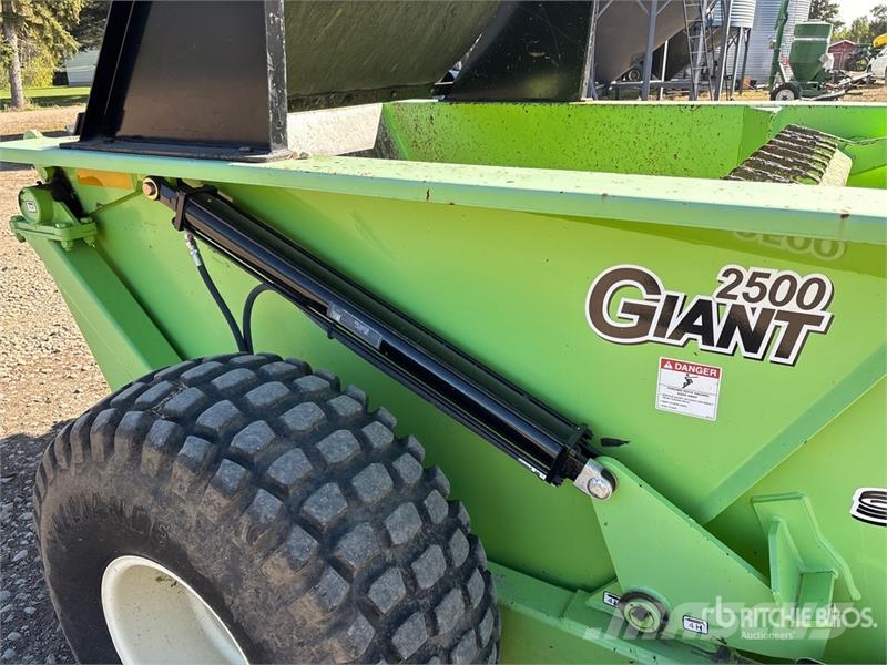 Schulte 2500 Giant 53 in Paddle Rock Picker Skupljači kamenja
