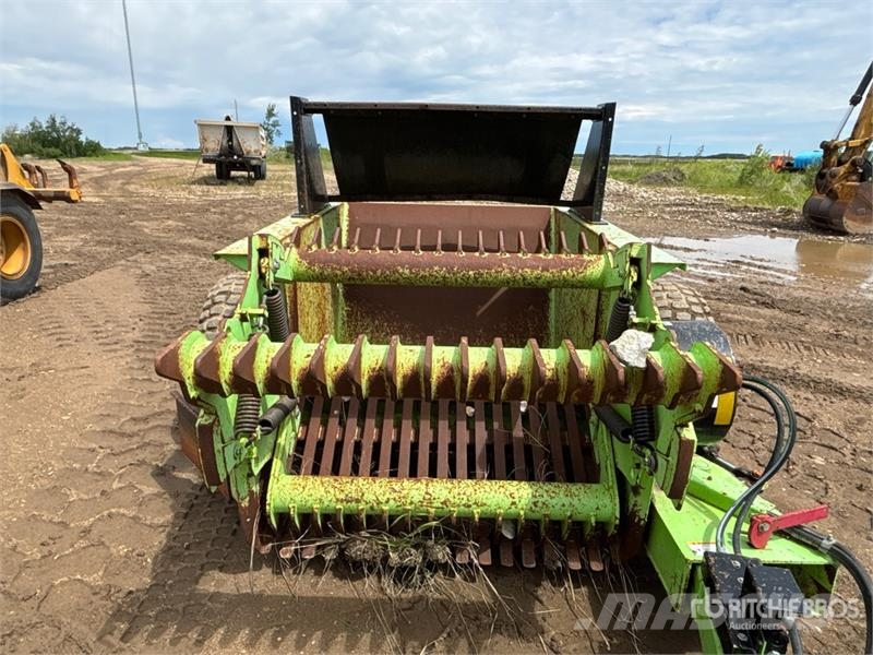 Schulte 2500 Giant 54 in Paddle Rock Picker Stenenrapers