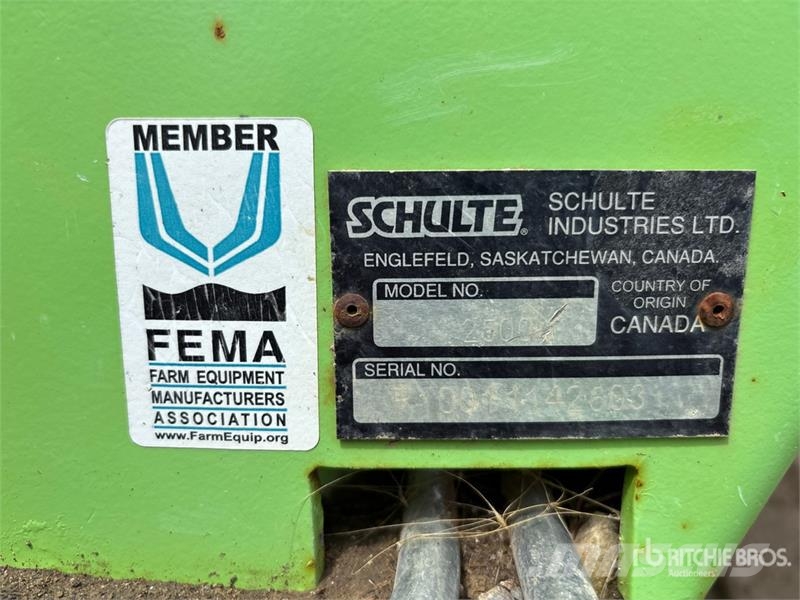 Schulte 2500 Giant 54 in Paddle Rock Picker Stenenrapers