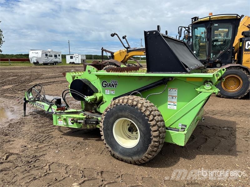 Schulte 2500 Giant 54 in Paddle Rock Picker Stenenrapers