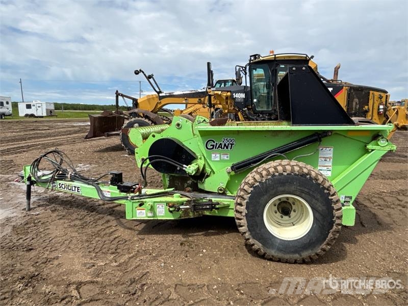 Schulte 2500 Giant 54 in Paddle Rock Picker Stenenrapers