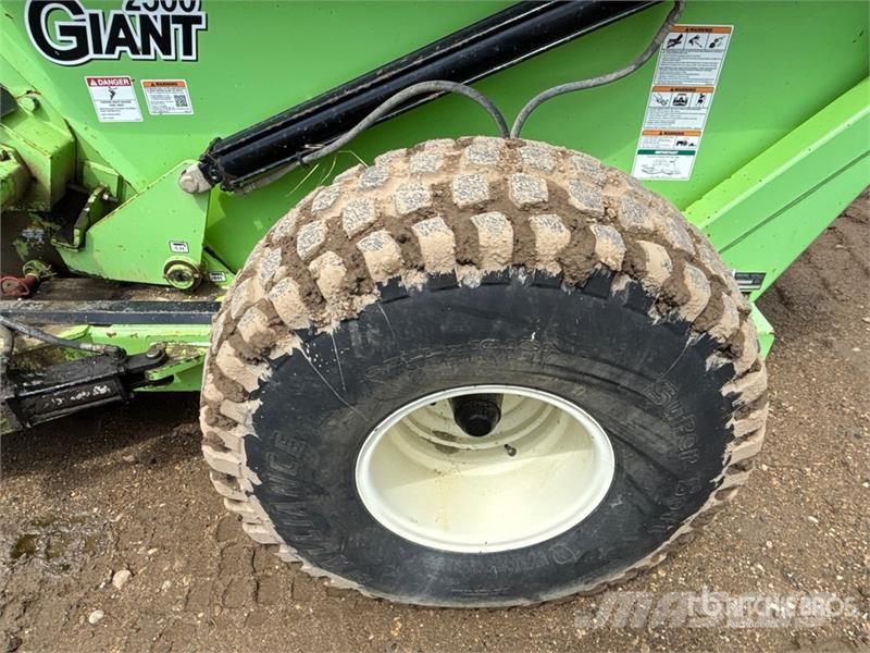 Schulte 2500 Giant 54 in Paddle Rock Picker Stenenrapers