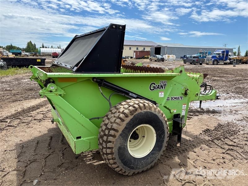Schulte 2500 Giant 54 in Paddle Rock Picker Stenenrapers