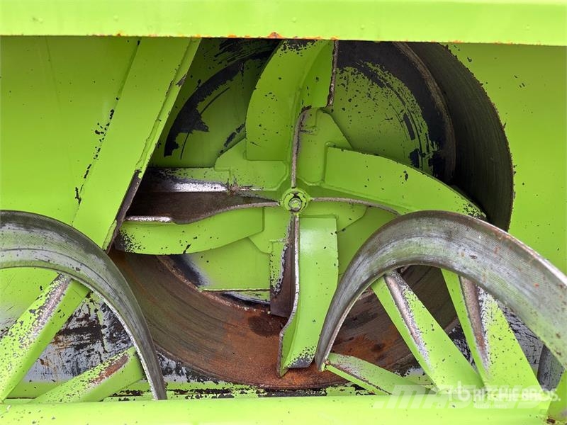 Schulte 8 ft 6 in 3-Point Snow Blower Spazzaneve