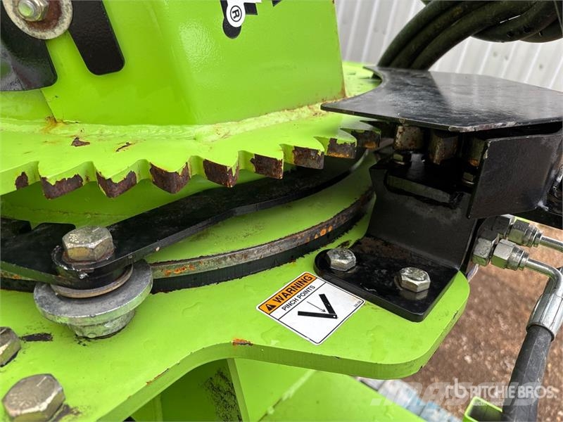 Schulte 8 ft 6 in 3-Point Snow Blower Spazzaneve