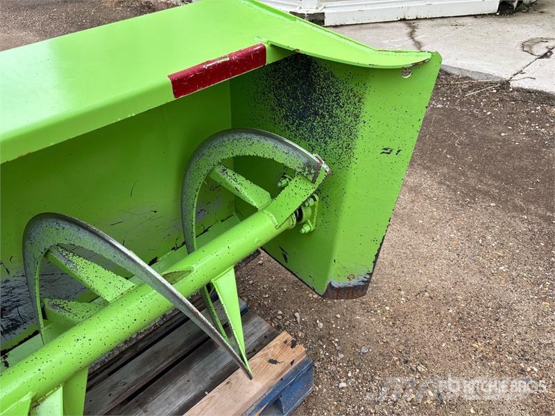 Schulte 8 ft 6 in 3-Point Snow Blower Spazzaneve