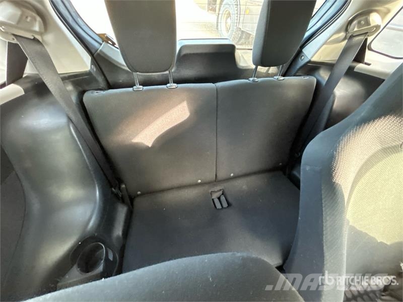  Scion iQ Automobile (Inoperable) Auto's
