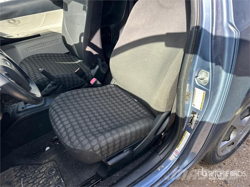  Scion iQ Automobile (Inoperable) Auto's