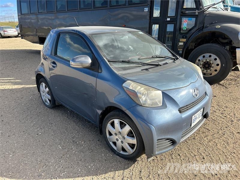  Scion iQ Automobile (Inoperable) Auto's
