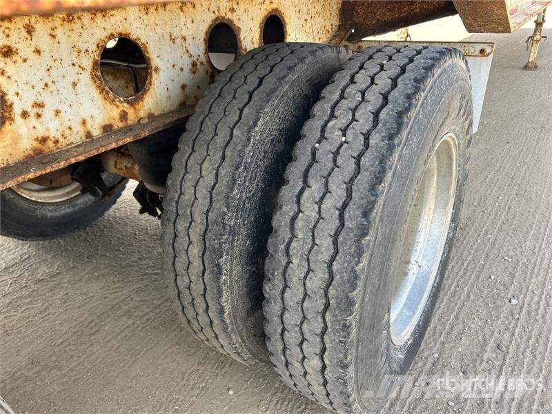 Scona 48 ft Tri/A Flatbed Oilfield Trailer Processing Equipment