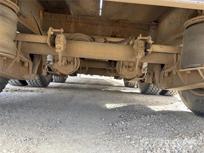 Scona 52 ft Tri/A Folding Neck Trailer Mélybölcsős