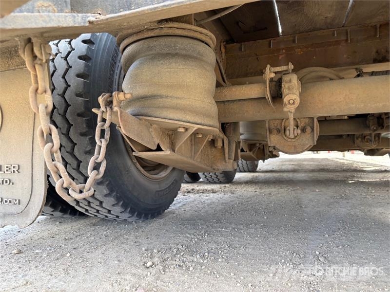Scona 52 ft Tri/A Folding Neck Trailer Mélybölcsős