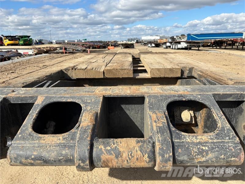 Scona 52 ft Tri/A Folding Neck Trailer Mélybölcsős