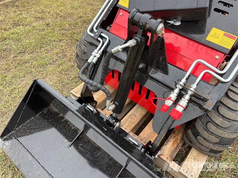  SDLOOL SL-323TZ Mini Skid Steer Loader (Unused) لوادر انزلاقية التوجيه