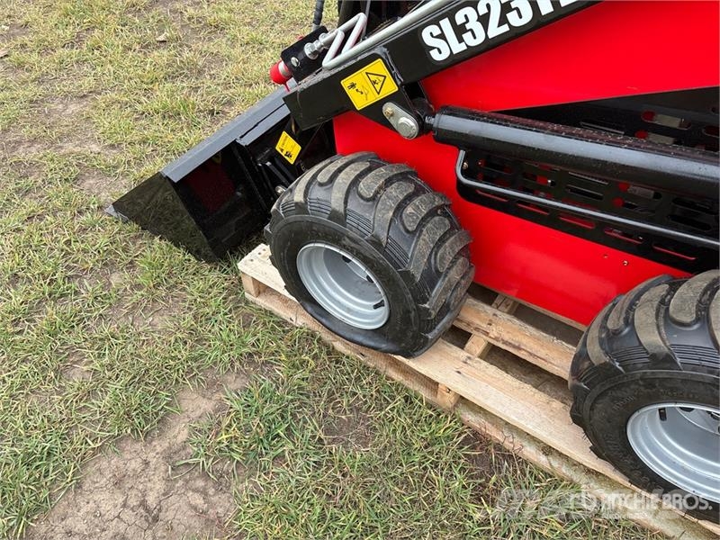  SDLOOL SL-323TZ Mini Skid Steer Loader (Unused) لوادر انزلاقية التوجيه
