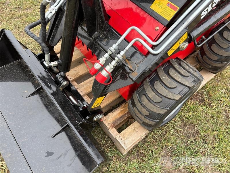  SDLOOL SL-323TZ Mini Skid Steer Loader (Unused) لوادر انزلاقية التوجيه