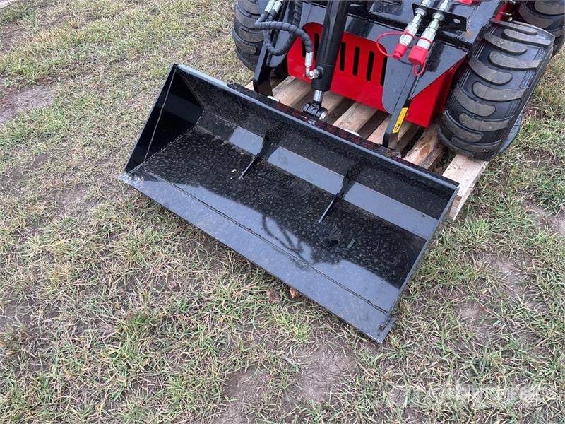  SDLOOL SL-323TZ Mini Skid Steer Loader (Unused) لوادر انزلاقية التوجيه