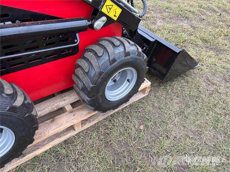  SDLOOL SL-323TZ Mini Skid Steer Loader (Unused) لوادر انزلاقية التوجيه
