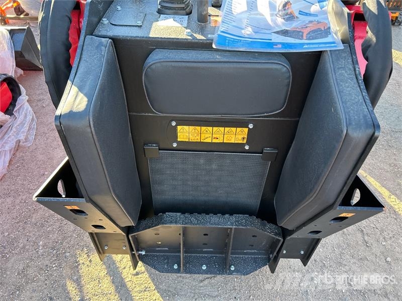  SDLOOL SL-V1000 Mini Compact Track Loader (Unused) لوادر انزلاقية التوجيه