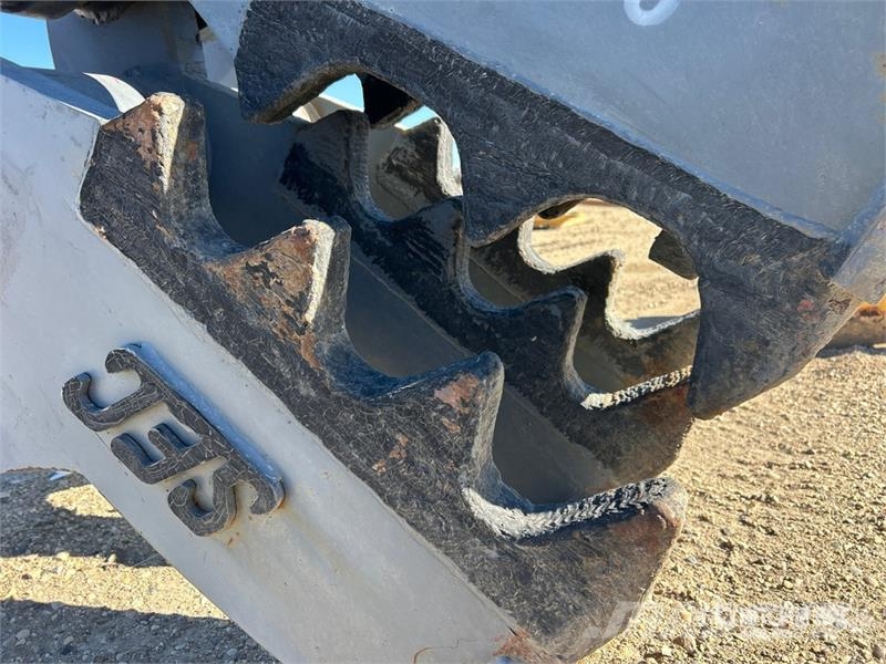 SEC 24 in Excavator Rock Crusher - Fits JD/ZX 230/260 Other components