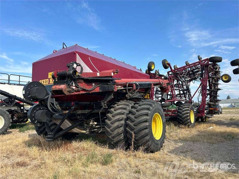Seed Hawk 8412 84 ft Air Drill مثاقيب