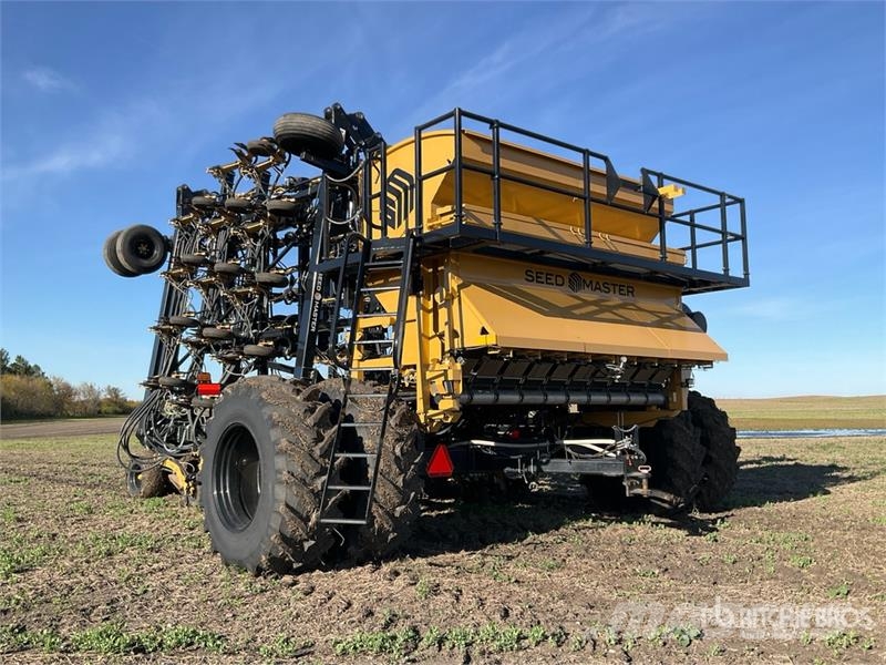 Seedmaster 7012 Ultra Pro II 70 ft Air Drill Drills