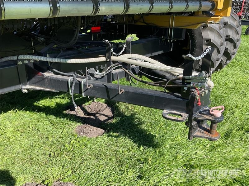 Seedmaster 7012 Ultra Pro II 70 ft Air Drill Külvikud