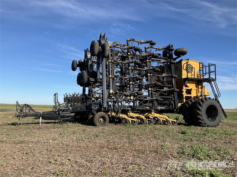 Seedmaster 7012 Ultra Pro II 70 ft Air Drill Drills