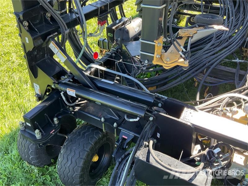 Seedmaster 7012 Ultra Pro II 70 ft Air Drill Külvikud