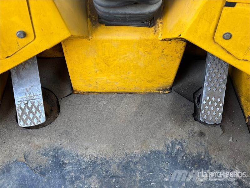 Sellick S-80 8000 lb 4x4 Rough Terrain Forklift 험지용 트럭