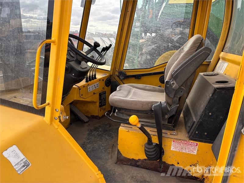 Sellick S-80 8000 lb 4x4 Rough Terrain Forklift 험지용 트럭