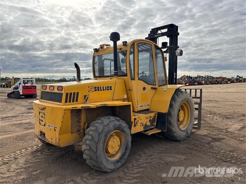 Sellick S-80 8000 lb 4x4 Rough Terrain Forklift 험지용 트럭