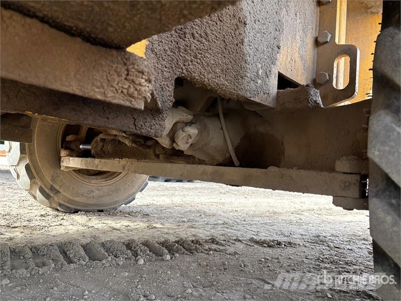 Sellick S-80 8000 lb 4x4 Rough Terrain Forklift 험지용 트럭
