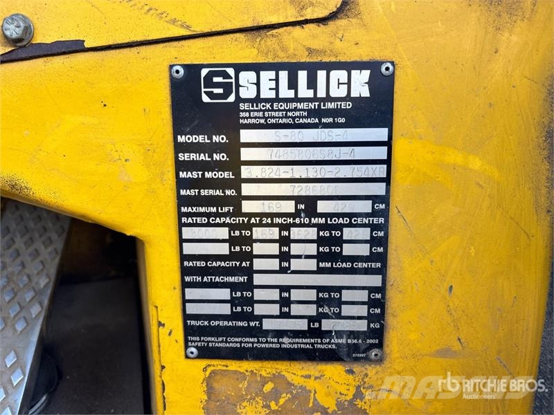 Sellick S-80 8000 lb 4x4 Rough Terrain Forklift 험지용 트럭