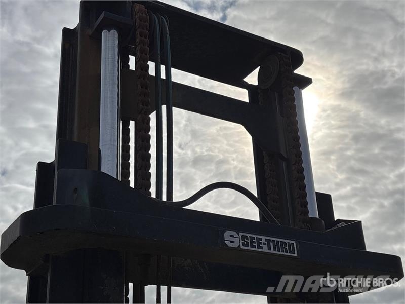 Sellick S-80 8000 lb 4x4 Rough Terrain Forklift 험지용 트럭