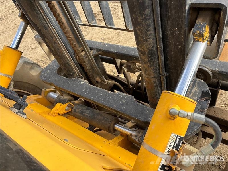 Sellick S-80 8000 lb 4x4 Rough Terrain Forklift 험지용 트럭