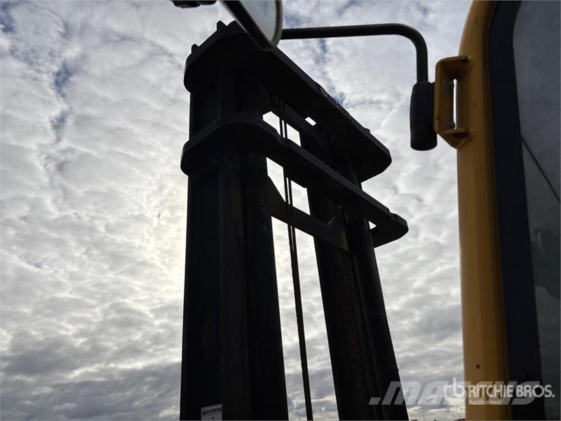 Sellick S-80 8000 lb 4x4 Rough Terrain Forklift 험지용 트럭