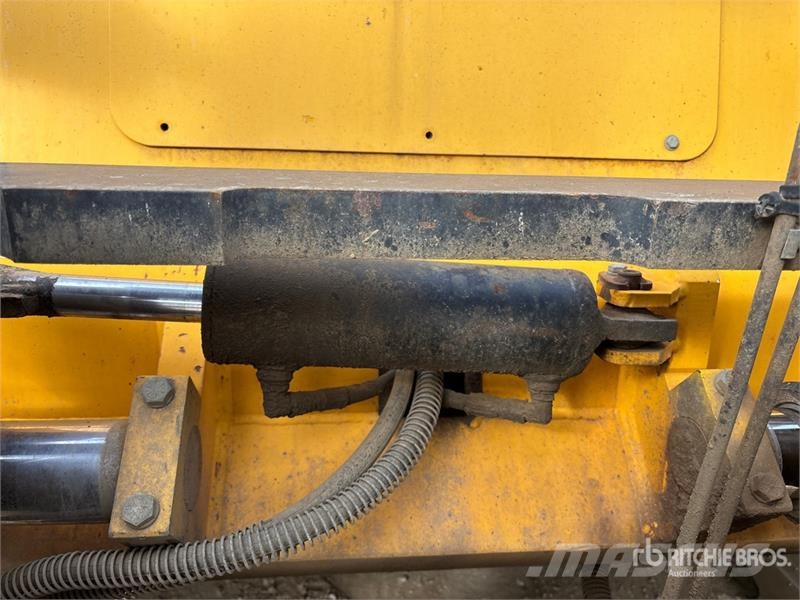 Sellick S-80 8000 lb 4x4 Rough Terrain Forklift 험지용 트럭