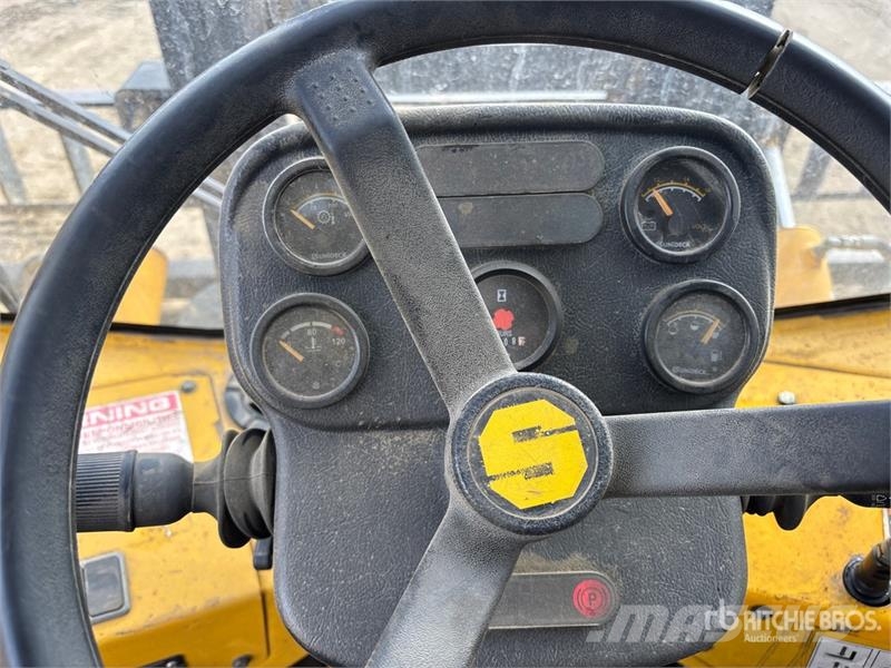 Sellick S-80 8000 lb 4x4 Rough Terrain Forklift 험지용 트럭
