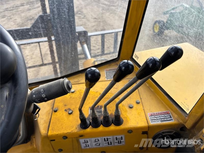 Sellick S-80 8000 lb 4x4 Rough Terrain Forklift 험지용 트럭