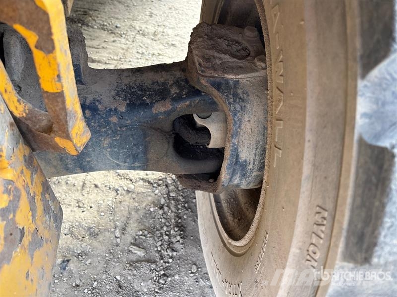 Sellick S-80 8000 lb 4x4 Rough Terrain Forklift 험지용 트럭
