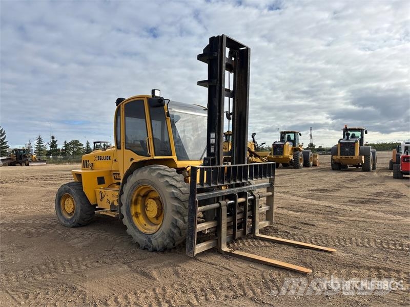 Sellick S-80 8000 lb 4x4 Rough Terrain Forklift 험지용 트럭