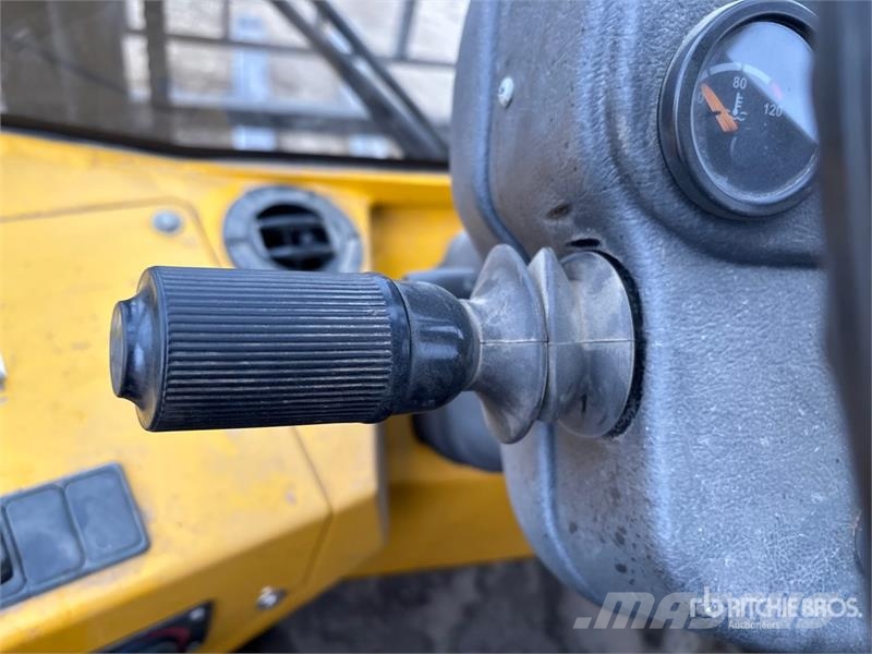 Sellick S80 8000 lb 4x4 Rough Terrain Forklift Elevatore per esterni