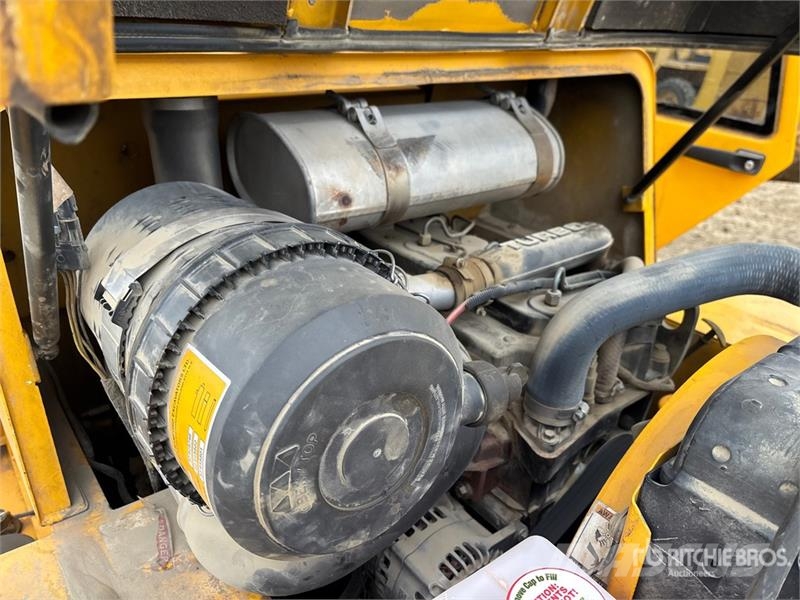 Sellick S80 8000 lb 4x4 Rough Terrain Forklift Elevatore per esterni